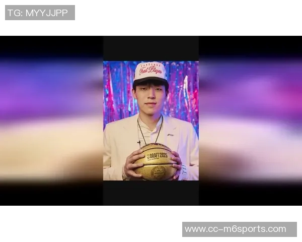 曾令旭点评杨瀚森首秀表现称其需时间适应国内篮球环境